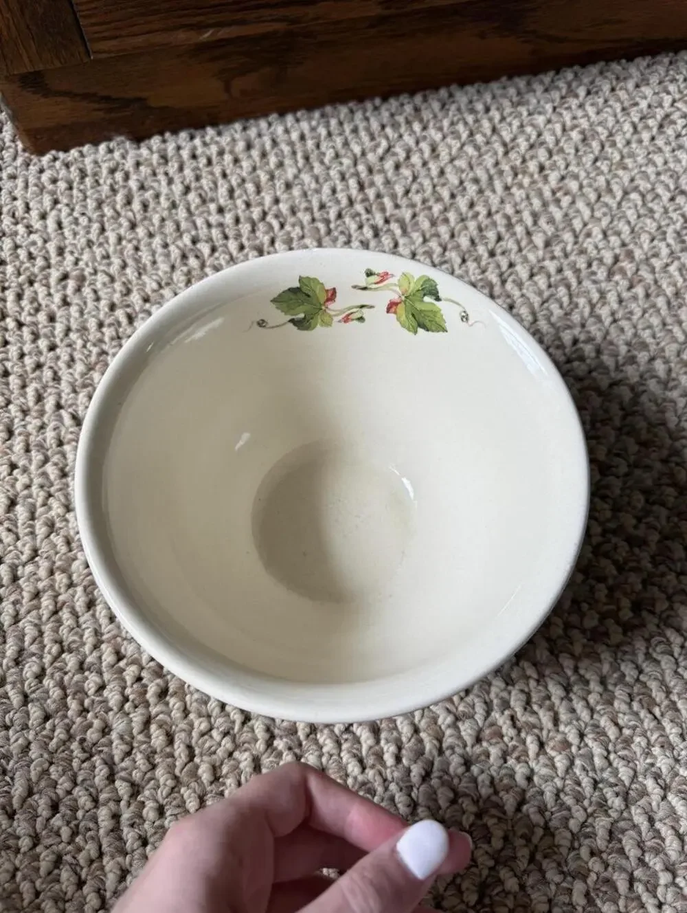 Vintage Teleflora bowl with red grapes and green leaves design